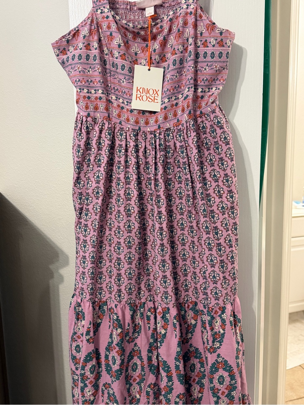 Target brand Knox Rose women’s nwt Pink Patterned maxi Dress small